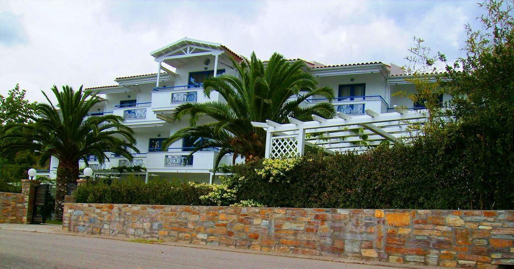 Agnadi Hotel Rovies Exterior foto